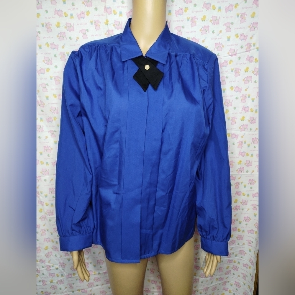 NWT impressions of California women's 16 button up professional work apparel